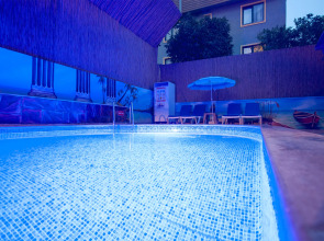 Отель Mic Royal