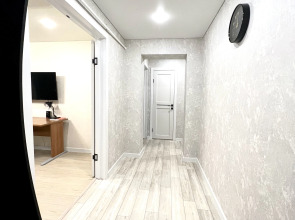 Квартира Двухкомнатная на Айской