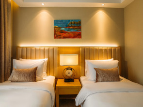 Отель Marjan Plaza