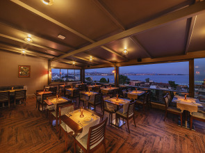 Отель The Triton