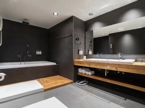 Отель Holiday Inn Тбилиси