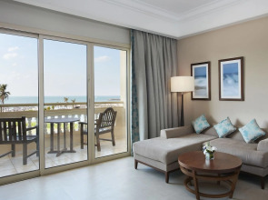 Курортный отель Sofitel Al Hamra Beach Resort