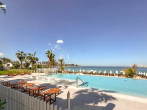 Апартаменты Bnbmehomes Marina Gem 5 min walk to Flying Cup - 2503