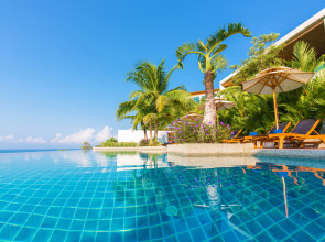 Отель Wyndham Grand Phuket Kalim Bay