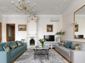 Апартаменты Minin Apartments с видом на Казанский собор 120 кв.м.