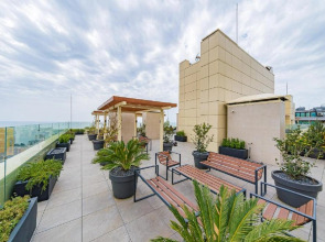 Апартаменты у Дендрария в ЖК Метрополь на самом высоком этаже, где есть бассейн