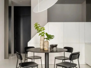 Стильный апартамент с видом на башни на 39 этаже