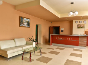 Отель Green Wood