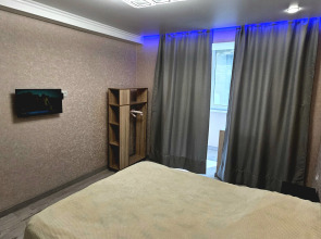 Квартира Двухкомнатная в тихом дворе с новым ремонтом и техникой