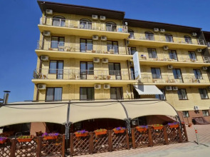 Отель Леонидас