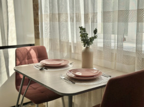 Апартаменты на Аллее Героев в Античном стиле