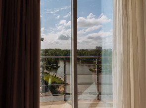 Квартира Очень большая квартира на берегу озера в Калининграде рядом с Рыбной деревней и Кафедральным собором