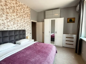 Частный Дом у Леса с Бассейном