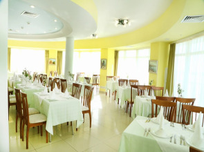 Отель Мажестик