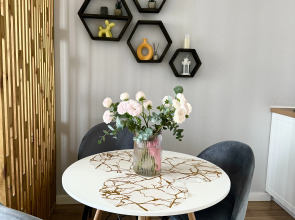 Апартаменты Желтая Студия с панорамным окном