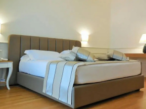 Отель MARECHIARO