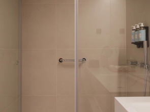 Отель Lumen Hotel & The Lisbon Light Show