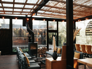 Поляна Глэмпинг, 1-я линия моря (12+)