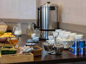 Отель Ирыстон