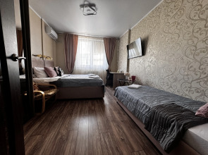 Квартира Новая Двухкомнатная квартира до 8 человек прямо у входа в метро