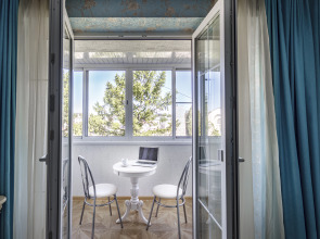 Апартаменты Саквояж с видом на Площадь Победы