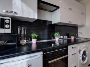 Апартаменты Стандартные с Балконом и Видом на Город на площади МОПРа