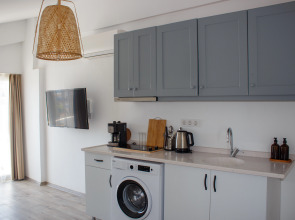 Отель Aloha Suites