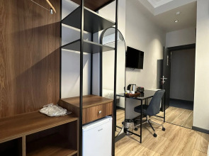 Lenora Airport Hotel