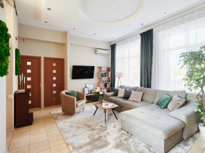 Квартира GM Apartments Стильная Трехкомнатная в Доме на Набережной