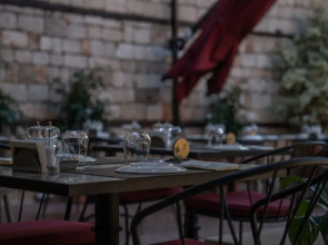 Отель Belmondo Suites