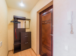 Апартаменты 3 Яр-сутки на Угличской 3