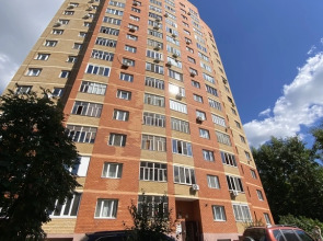 Апартаменты Уютные 2х комнатные недалеко от центра и метро