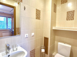 Квартира Светлая 2-комнатная: рядом гостиница Воркута и Центральная площадь