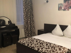 Гостиница Мир на Карбышева