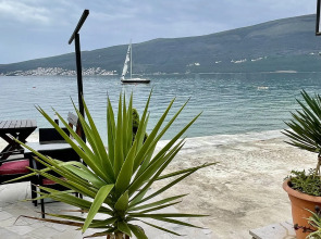 Апарт-отель Family House with pool & sea view