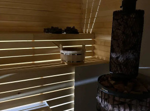 Частный Дом Барнхаус №2 на 10 гостей, с дровяной баней и горячим чаном