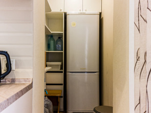 Апартаменты двухкомнатные в светлых тонах вблизи центра города