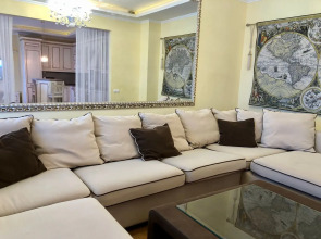 Апартаменты в центре с видом на Севастопольскую бухту