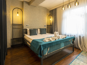 Апарт-отель  Cube Suites