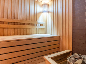 Гостевой комплекс с баней Вверх