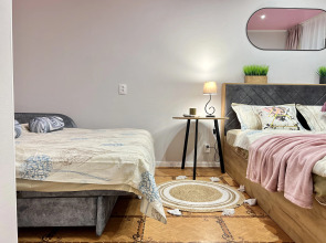 Апартаменты в тихом районе на восьмом этаже