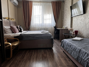 Квартира Новая Двухкомнатная квартира до 8 человек прямо у входа в метро