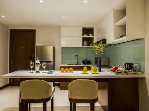 Отель Maximilan Danang Beach