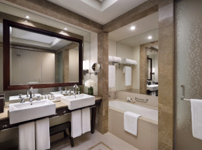 Отель Palace Downtown