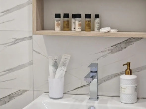 Квартира Flatirini с панорамными окнами в ЖК Весна