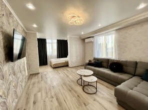 Квартира Апартаменты в Центре Гагры с Видом на Море и Горы