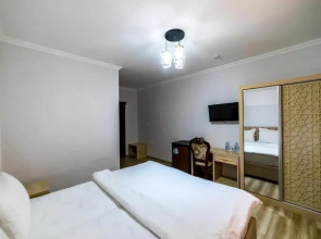 Отель Khans Palace