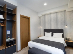 Brooch Boutique Hotel