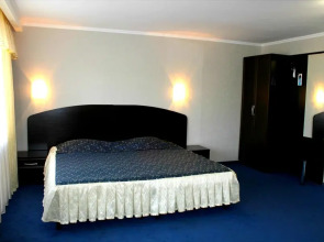 Отель Кавказ