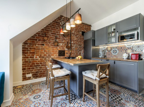 Апартаменты Яркий Лофт с видом на крыши